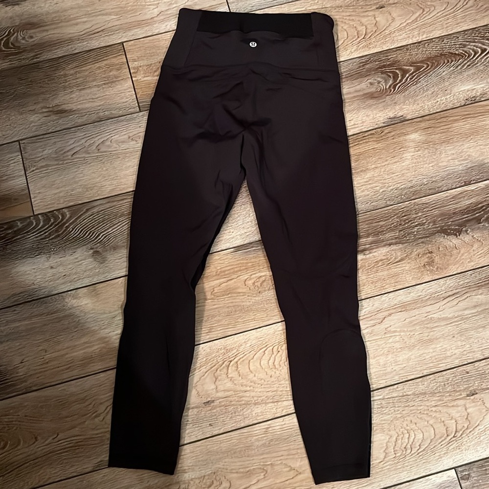NWOT - Lulu Rogue Renegade Legging 25” - Picture 2 of 3